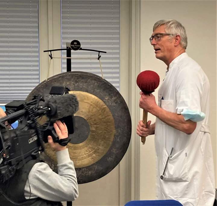 KAN MUSIKSTIMULATION LINDRE SENFØLGER EFTER&nbsp;COVID-19?